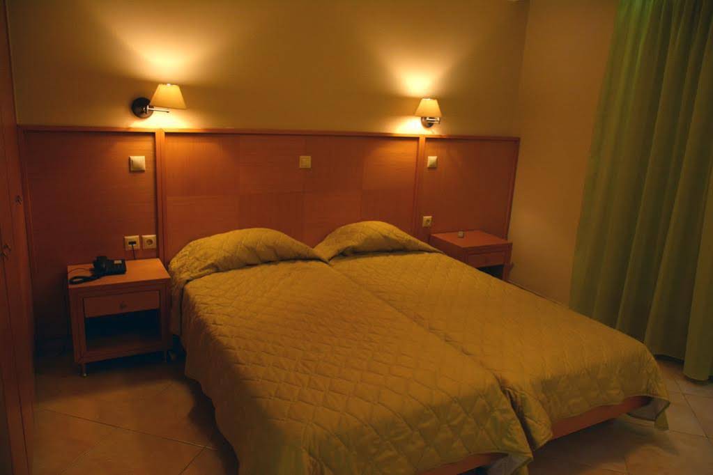 Evia Hotel & Suites