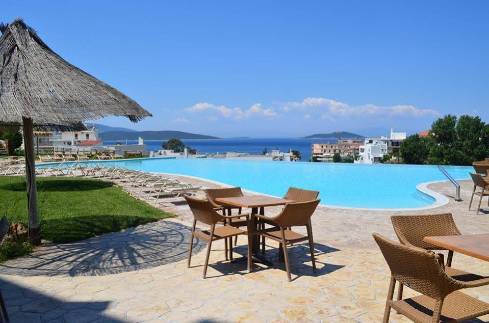 Evia Hotel & Suites