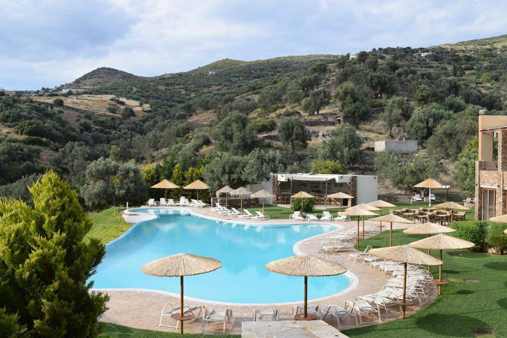 Evia Hotel & Suites