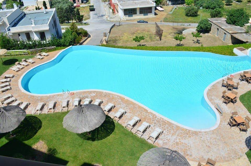 Evia Hotel & Suites