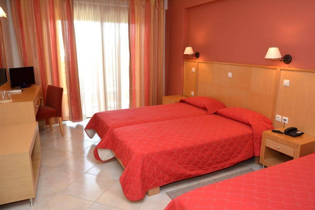 Evia Hotel & Suites