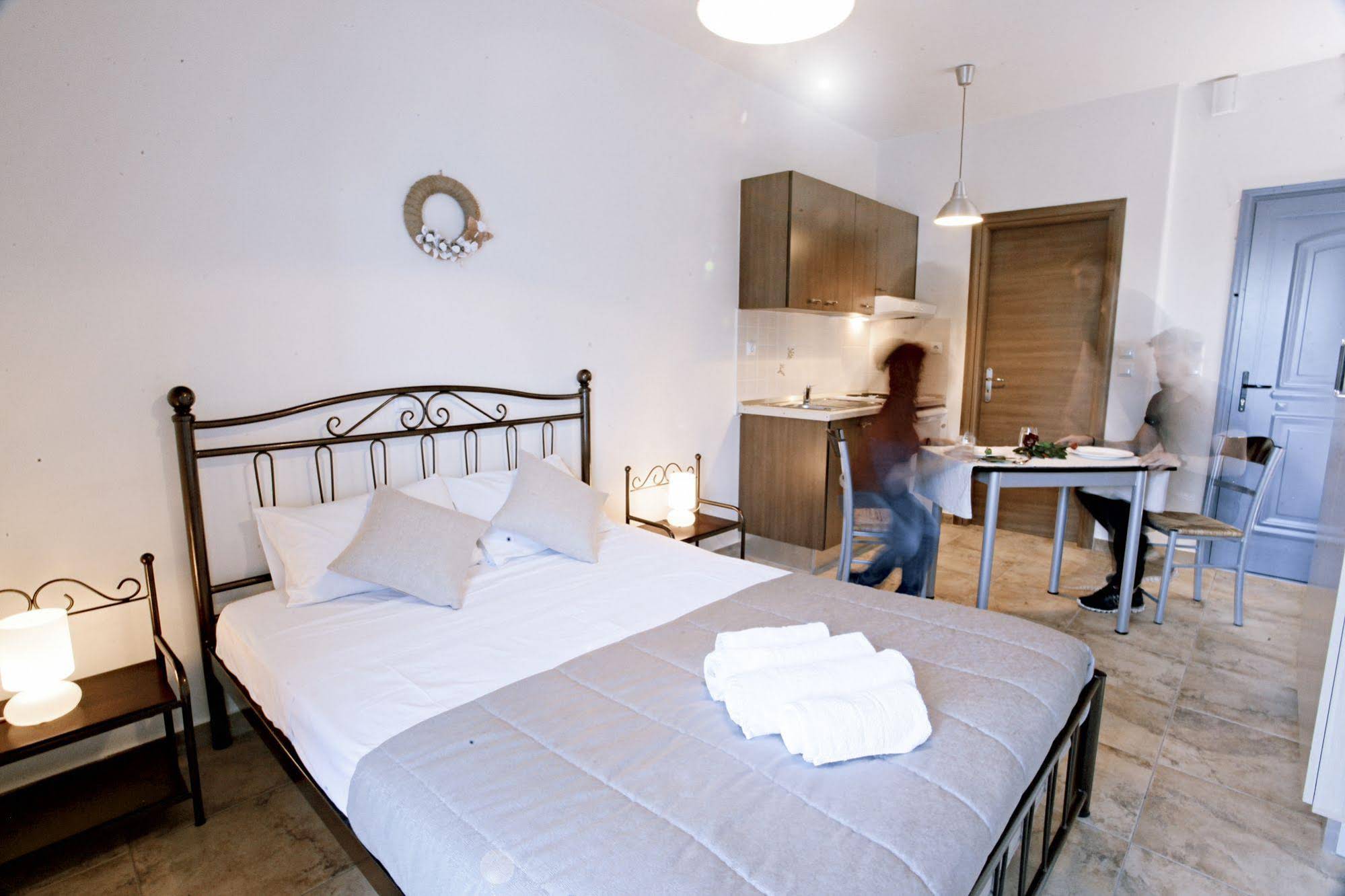 Kallisti Studios & Apartments
