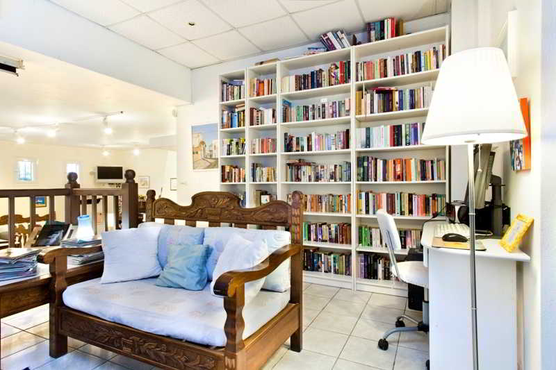 Daphne's Club Hotel Apartments