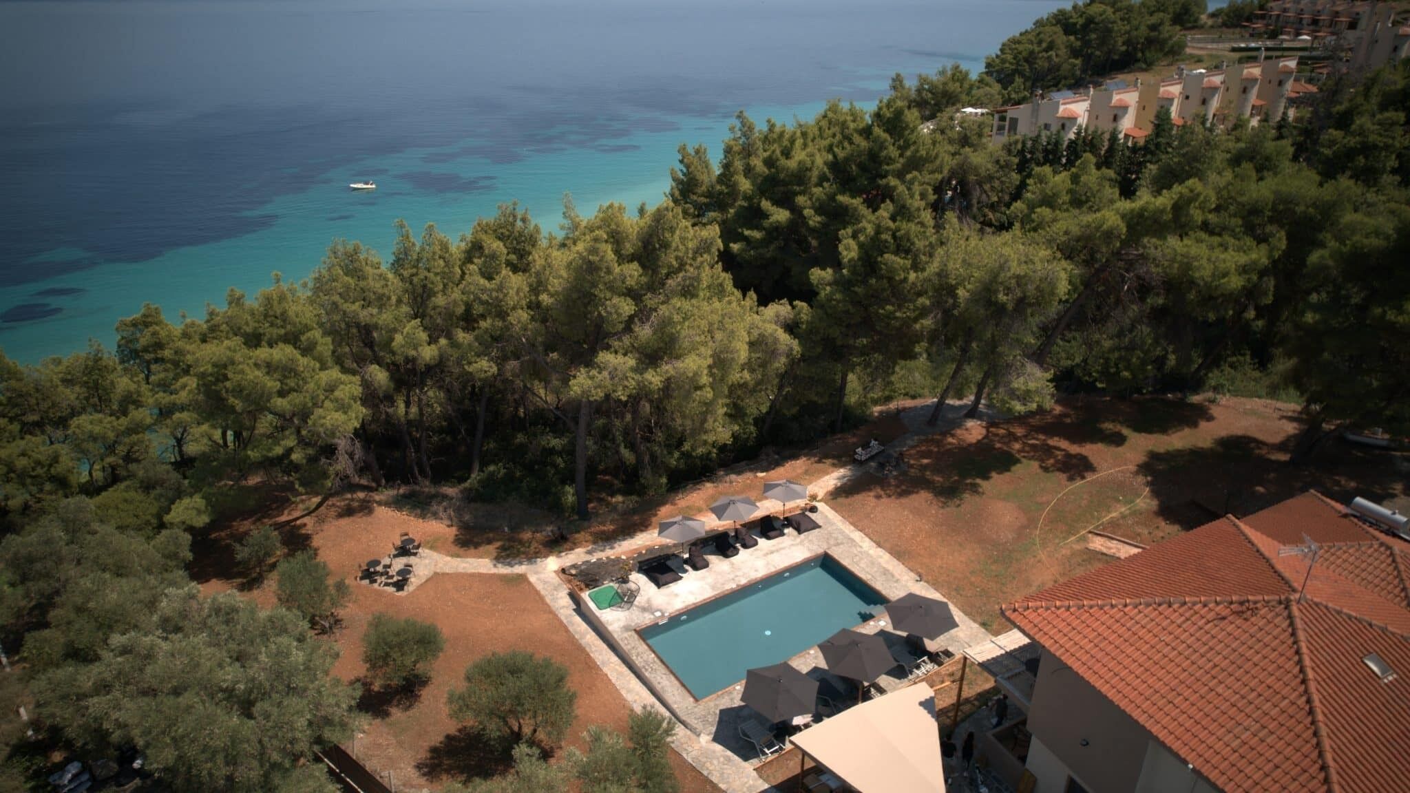 Pefkon Suites