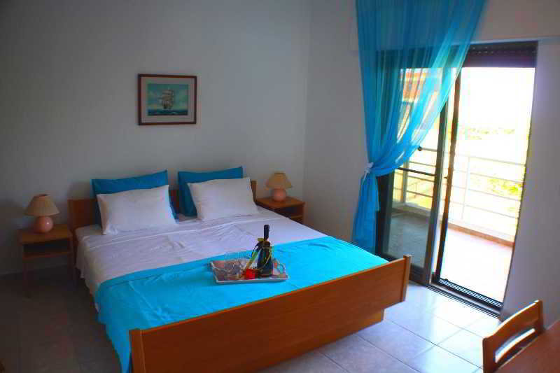 Salonikiou Beach Apartments & Villas