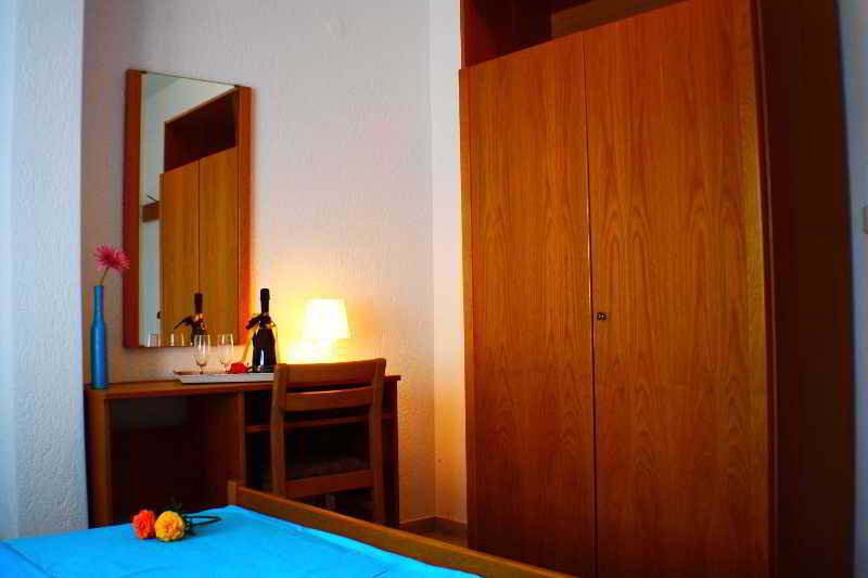 Salonikiou Beach Apartments & Villas
