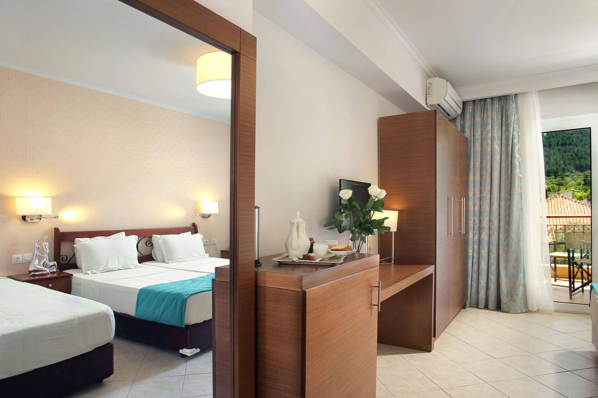 Electra Hotel