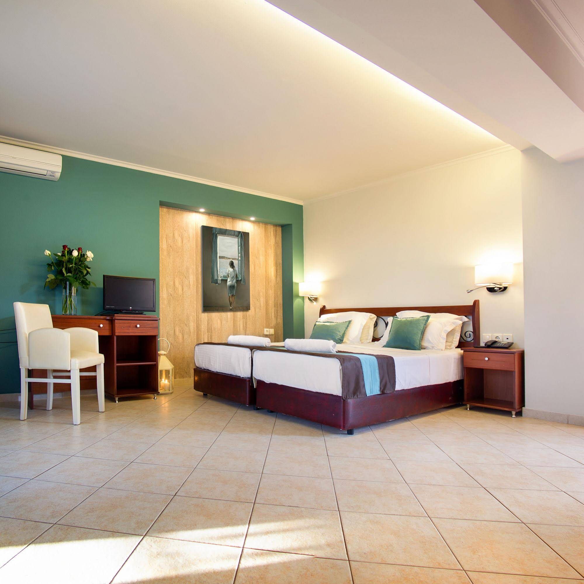 Electra Hotel