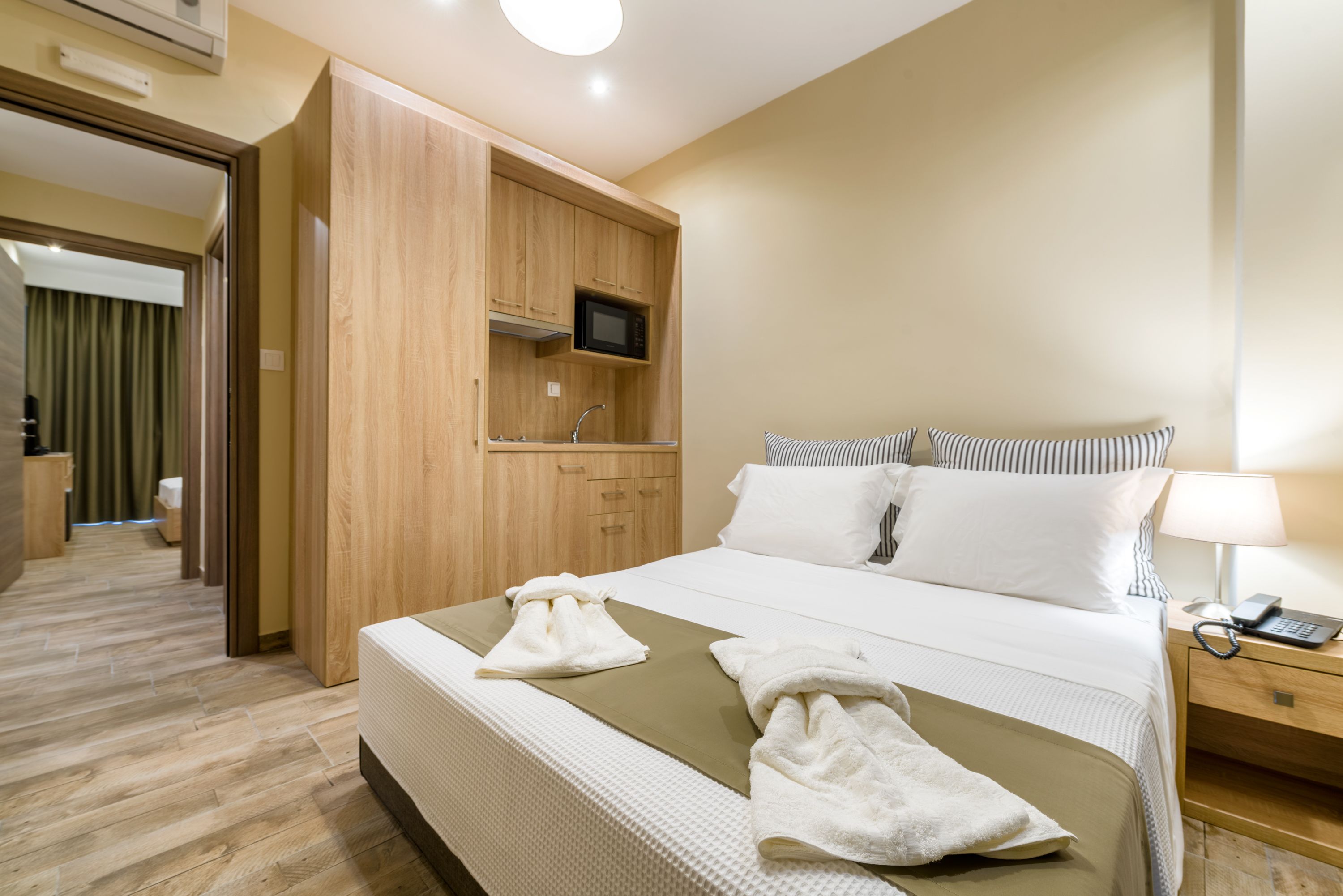Lagaria Hotel II & Apartments