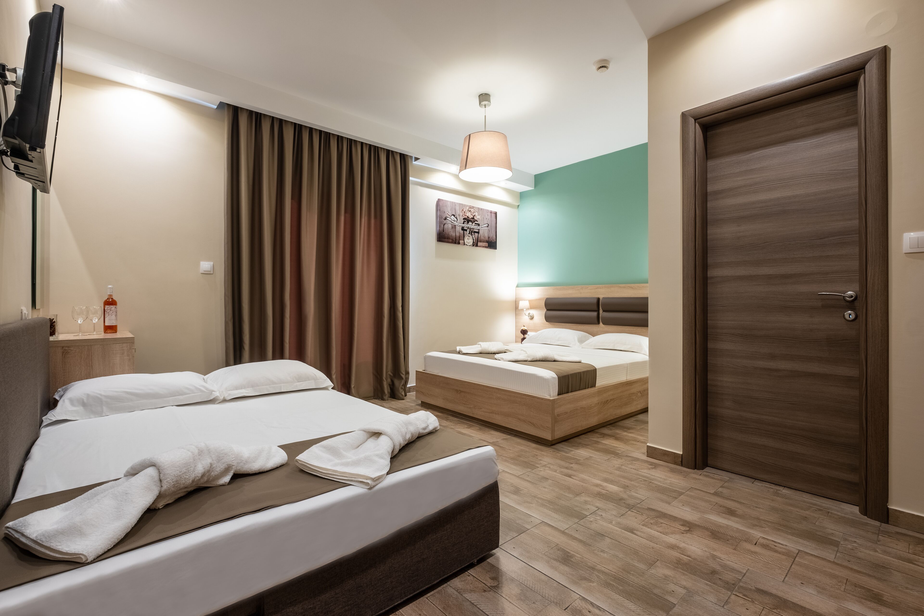 Lagaria Hotel II & Apartments