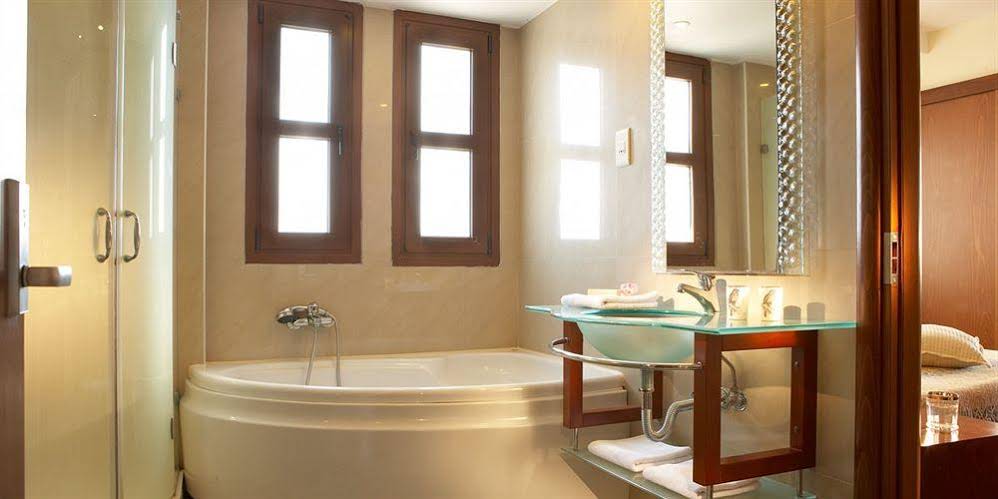 Anthemus Sea Beach Hotel & Spa