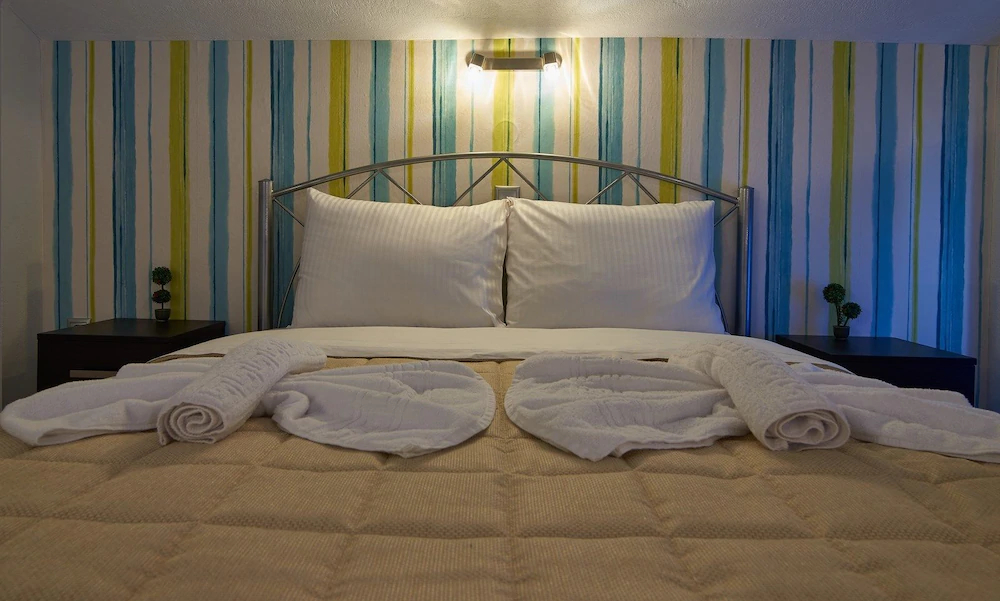 Grey House Apartments