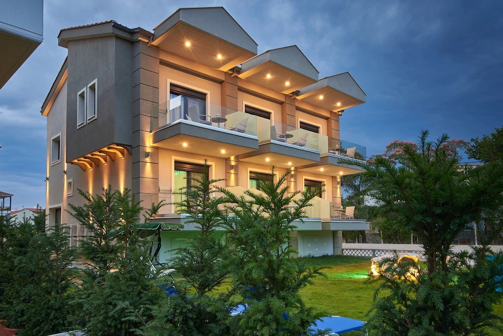 Grey House Apartments