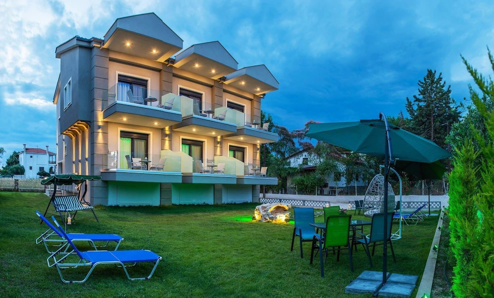 Grey House Apartments