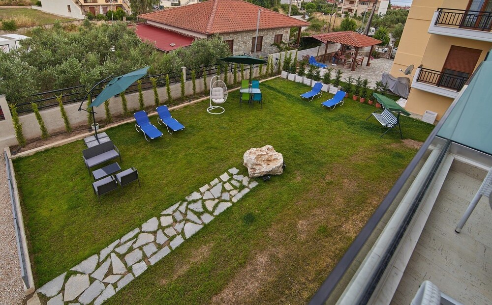 Grey House Apartments