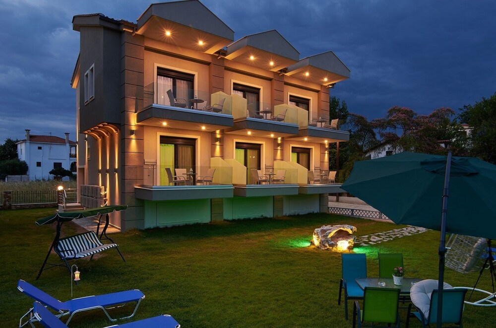 Grey House Apartments