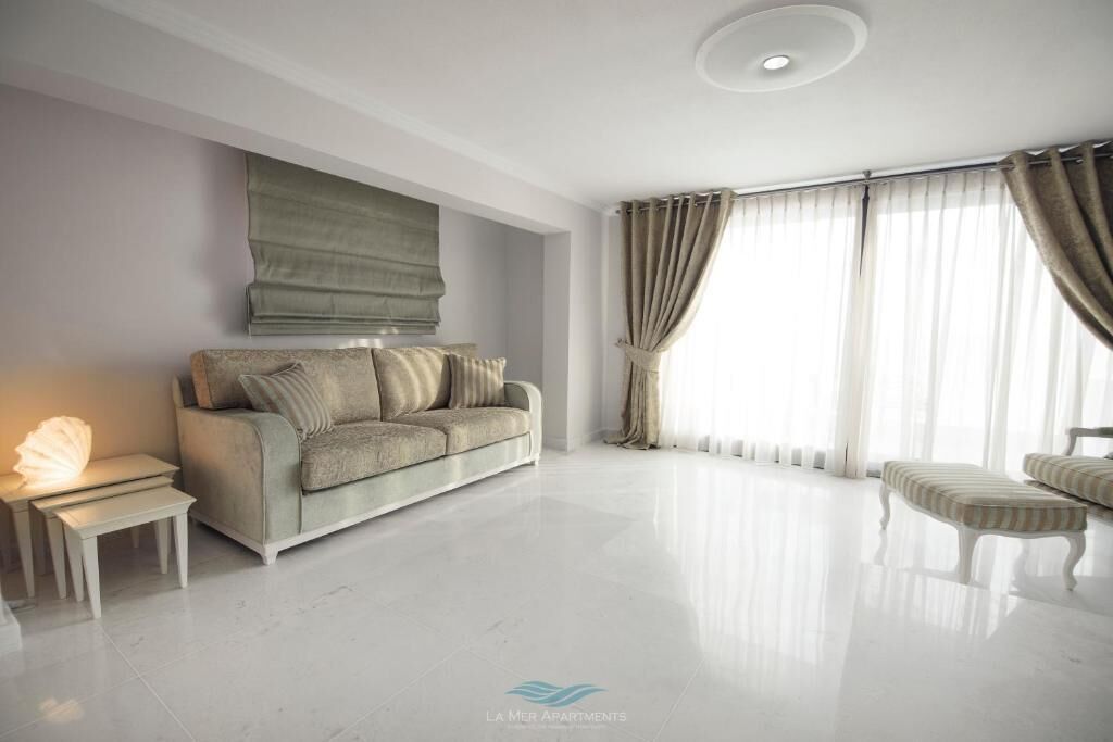 La Mer Apartments
