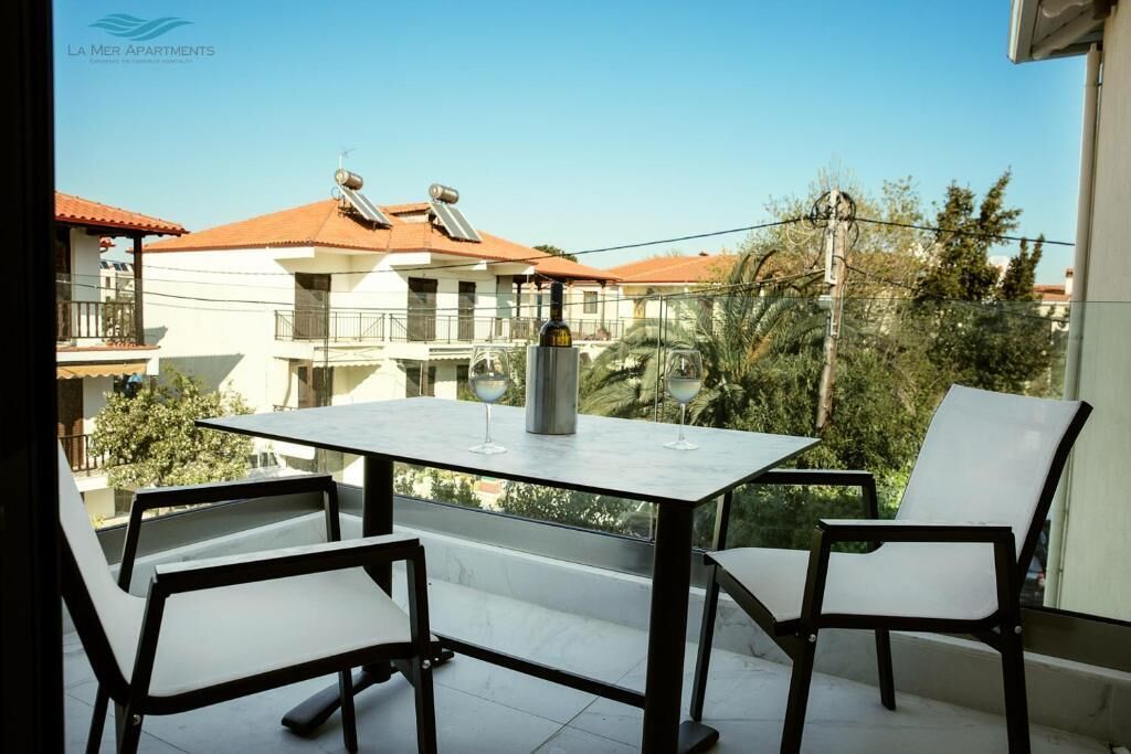 La Mer Apartments