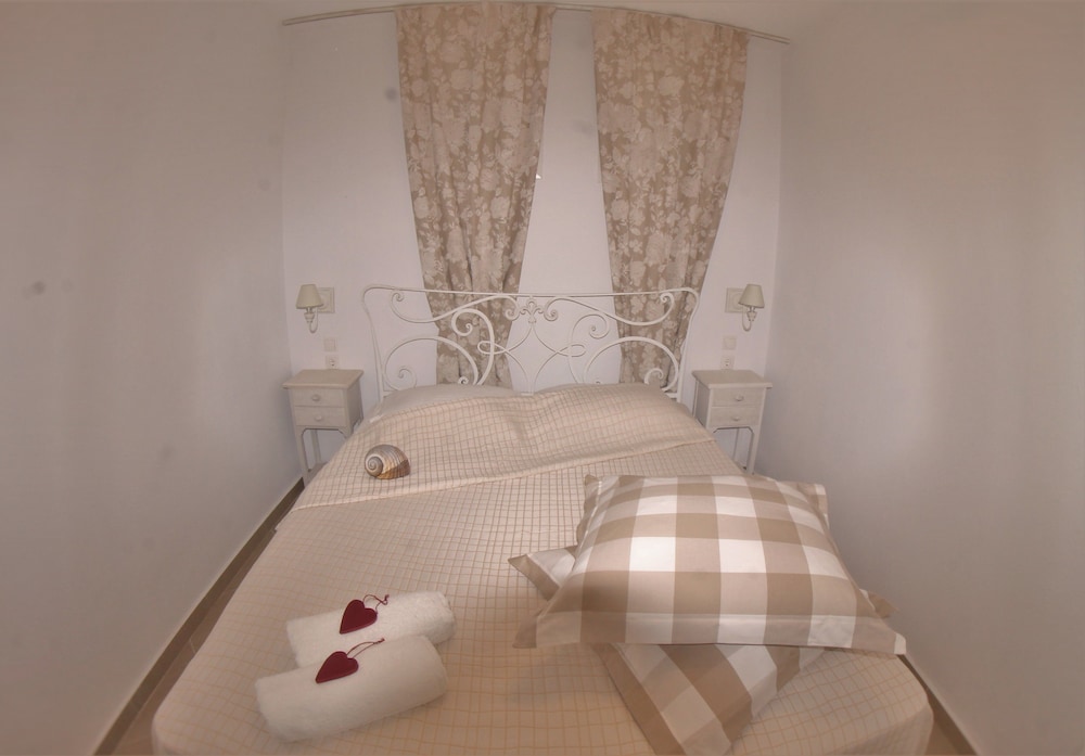 Moriel Seaside Homes Suites