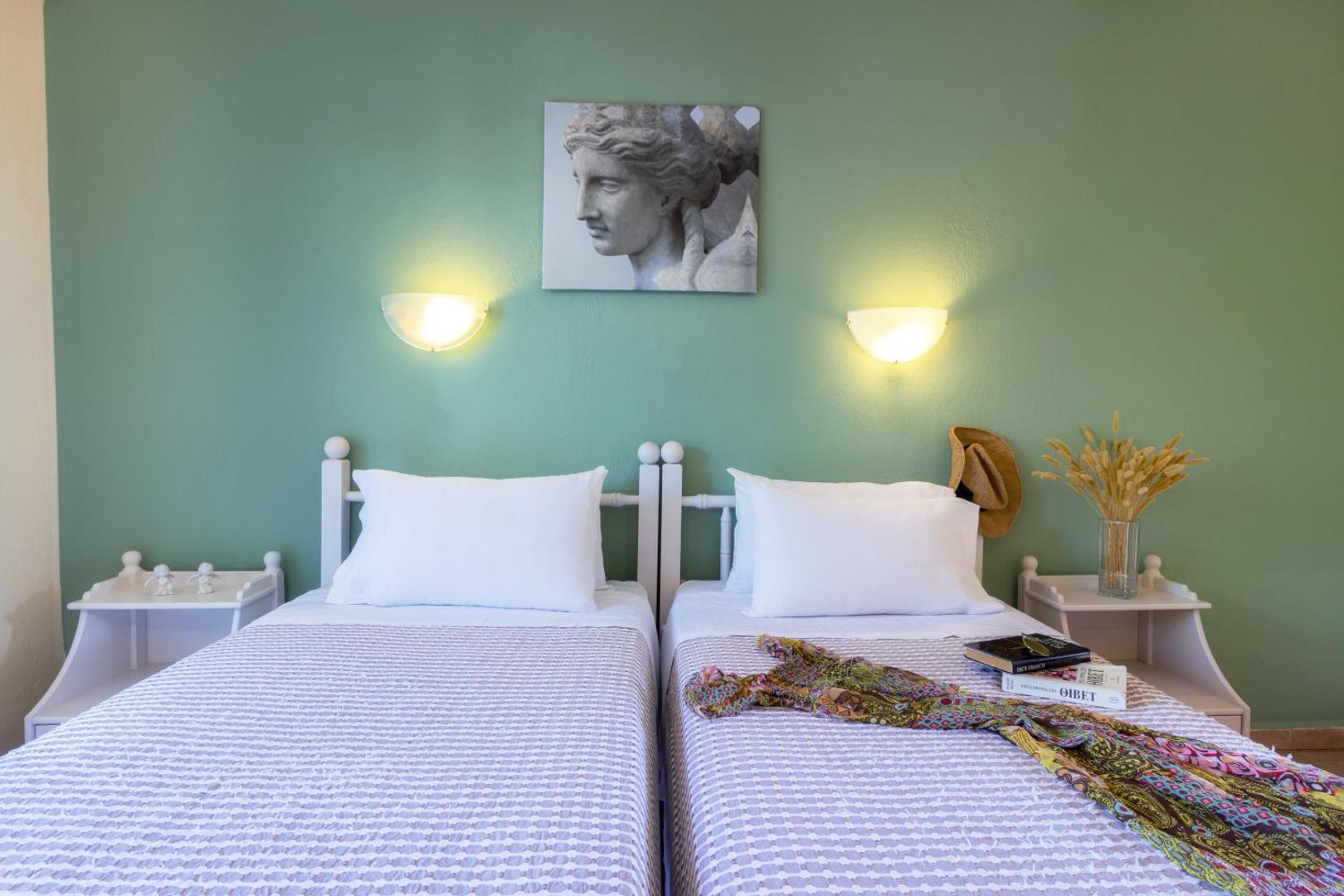 Julia Hotel