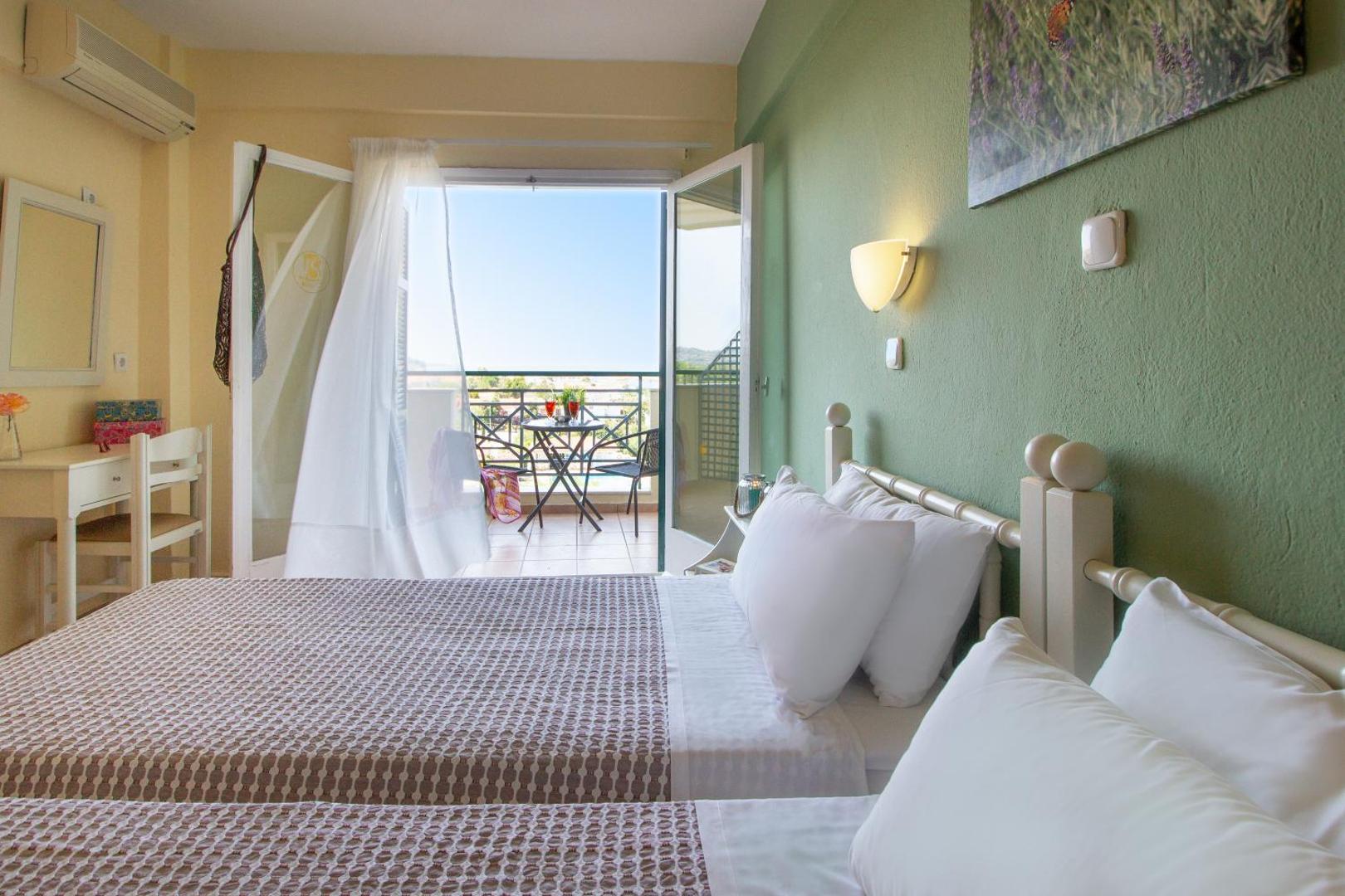 Julia Hotel