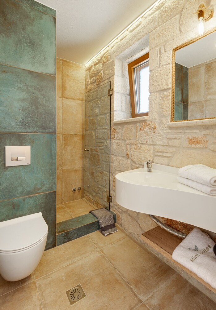 Mint Retreat Suites