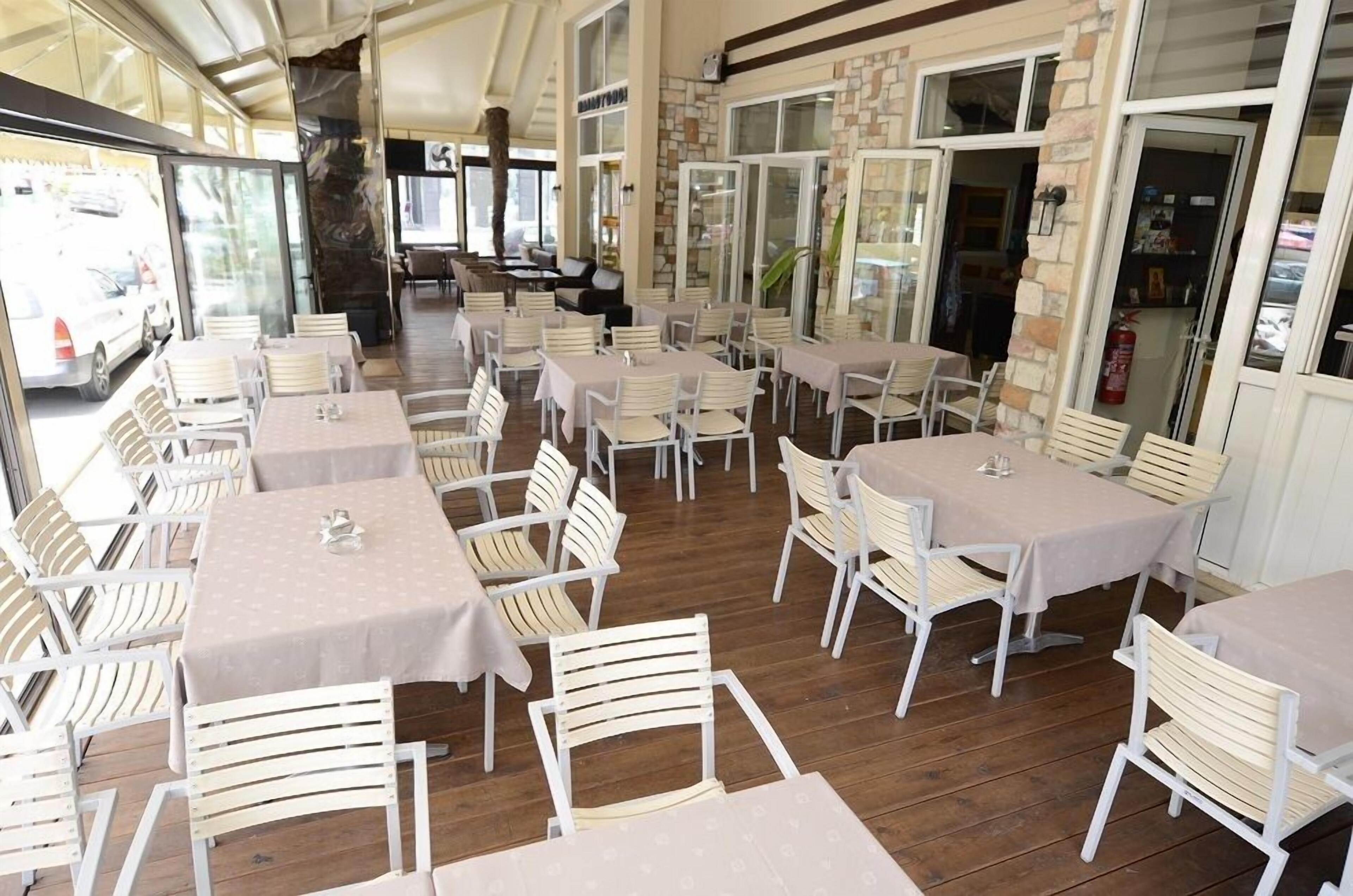 Hotel Epavli