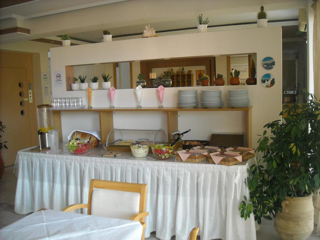 Iris Hotel
