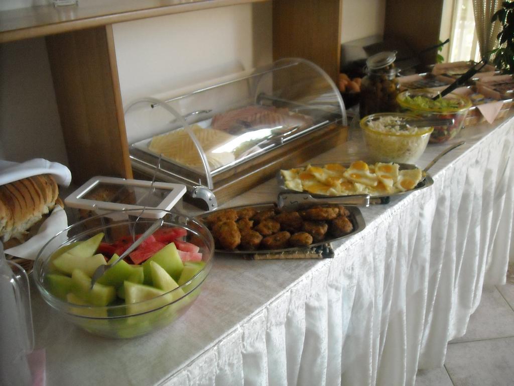 Iris Hotel