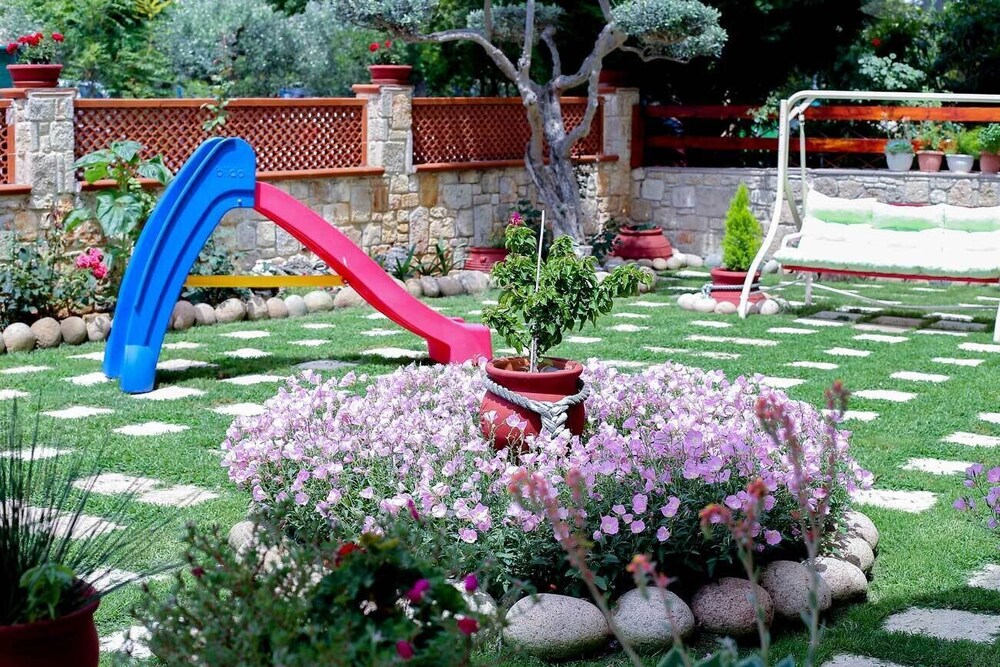 Melis Studios