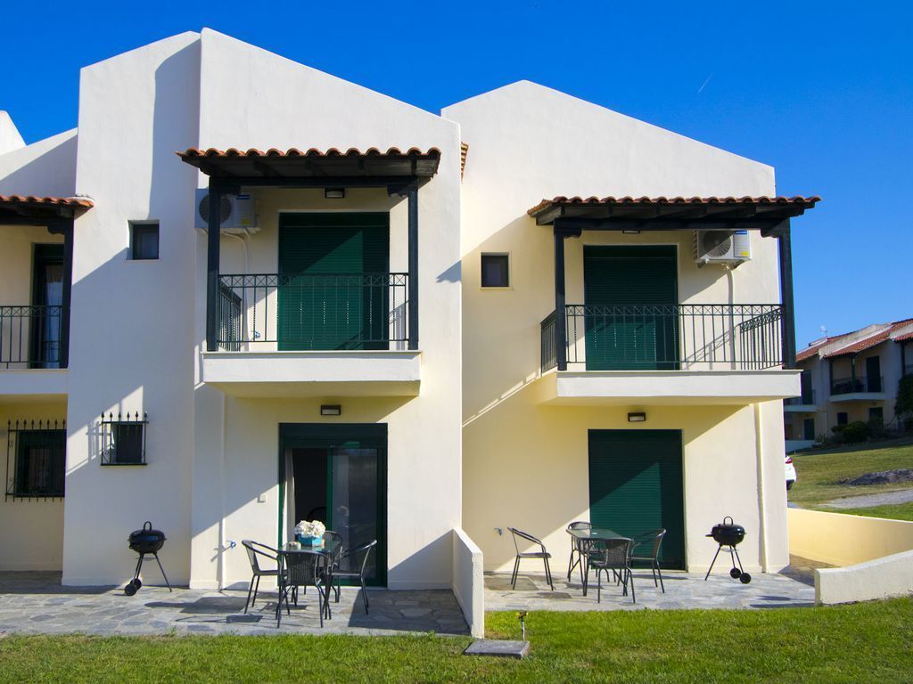 Plagia Shared Pool Maisonette