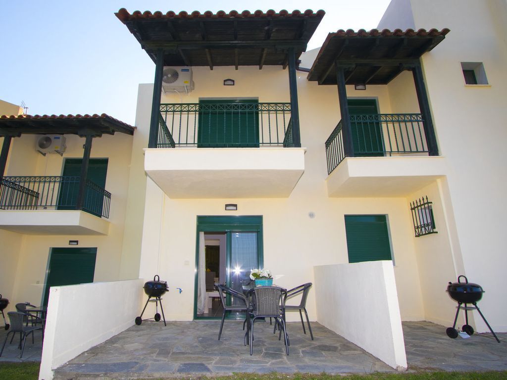 Plagia Shared Pool Maisonette