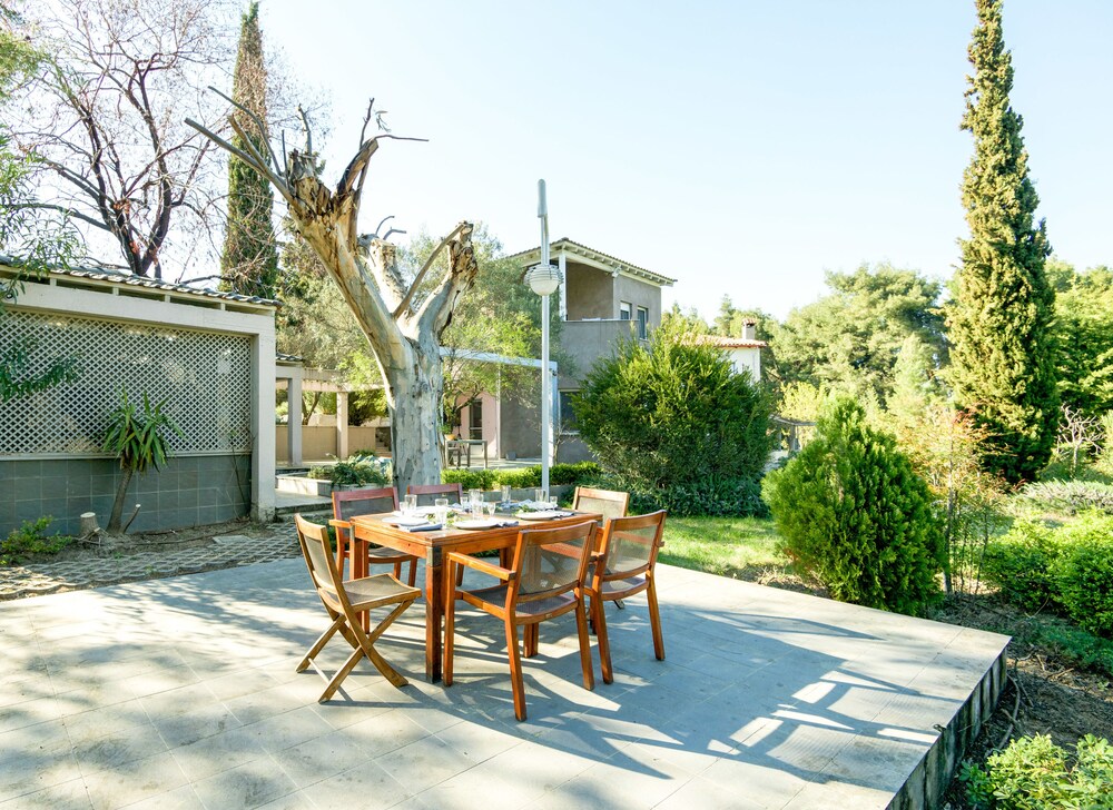 Villa Azzuro by JJ Hospitality