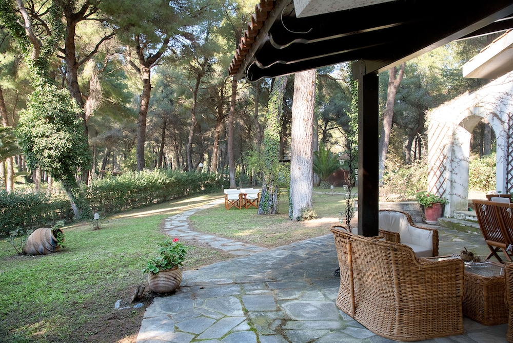 Villa Iris in Sani by JJ Hospitality