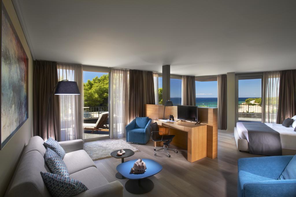 Blue Dolphin Hotel