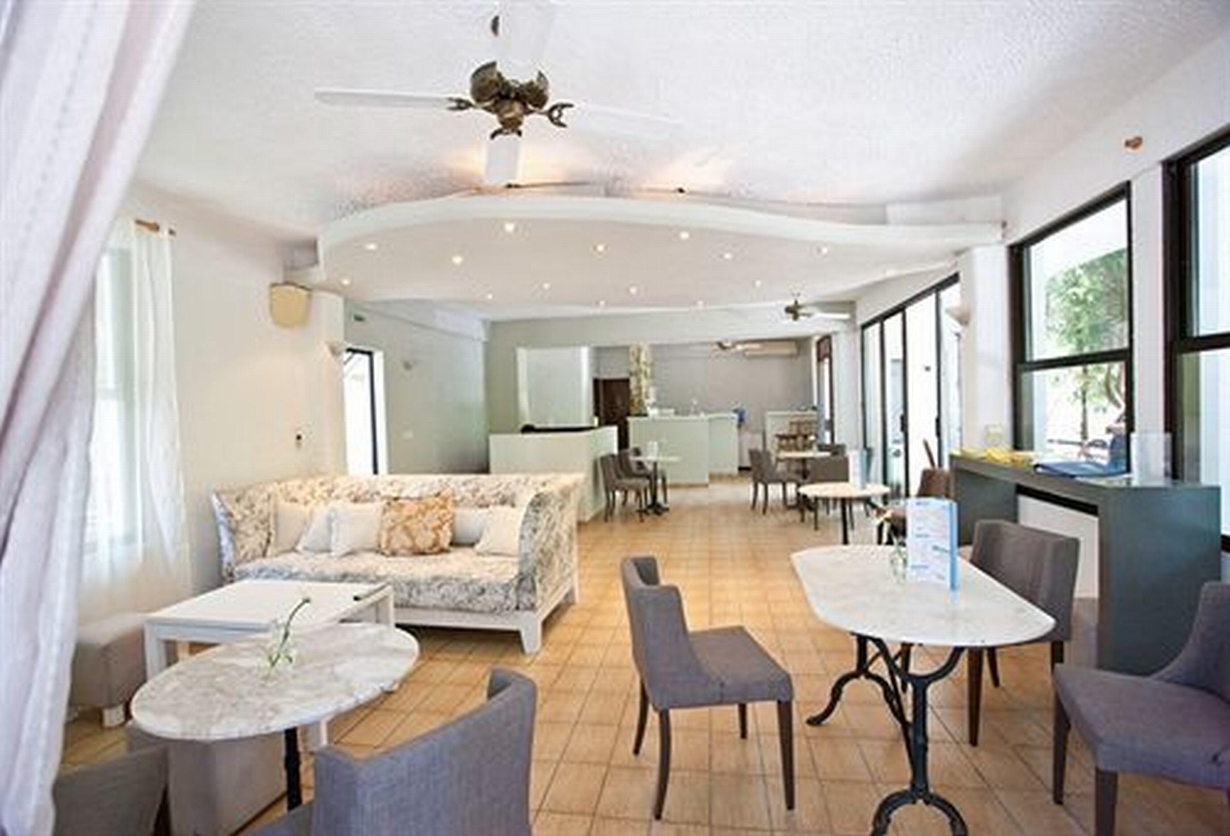 Golden Beach Hotel