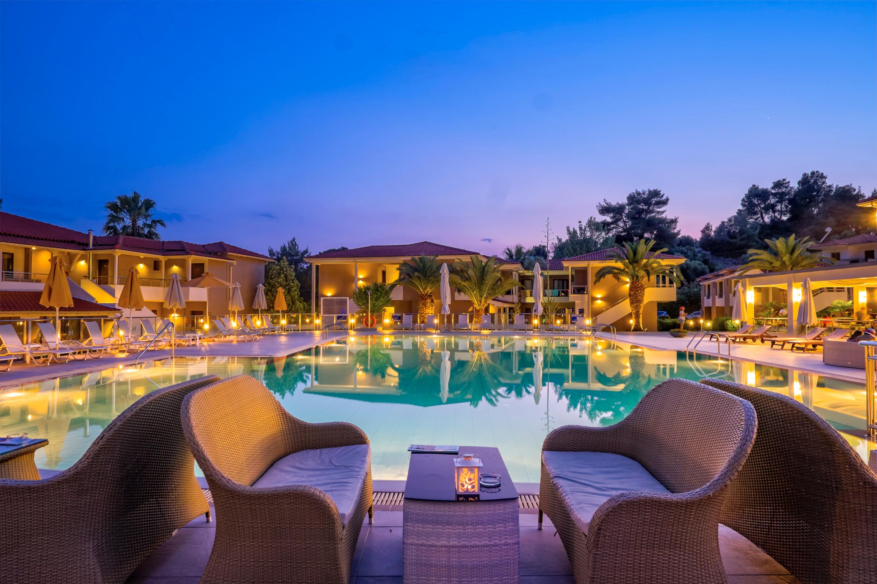 Lagomandra Beach Hotel