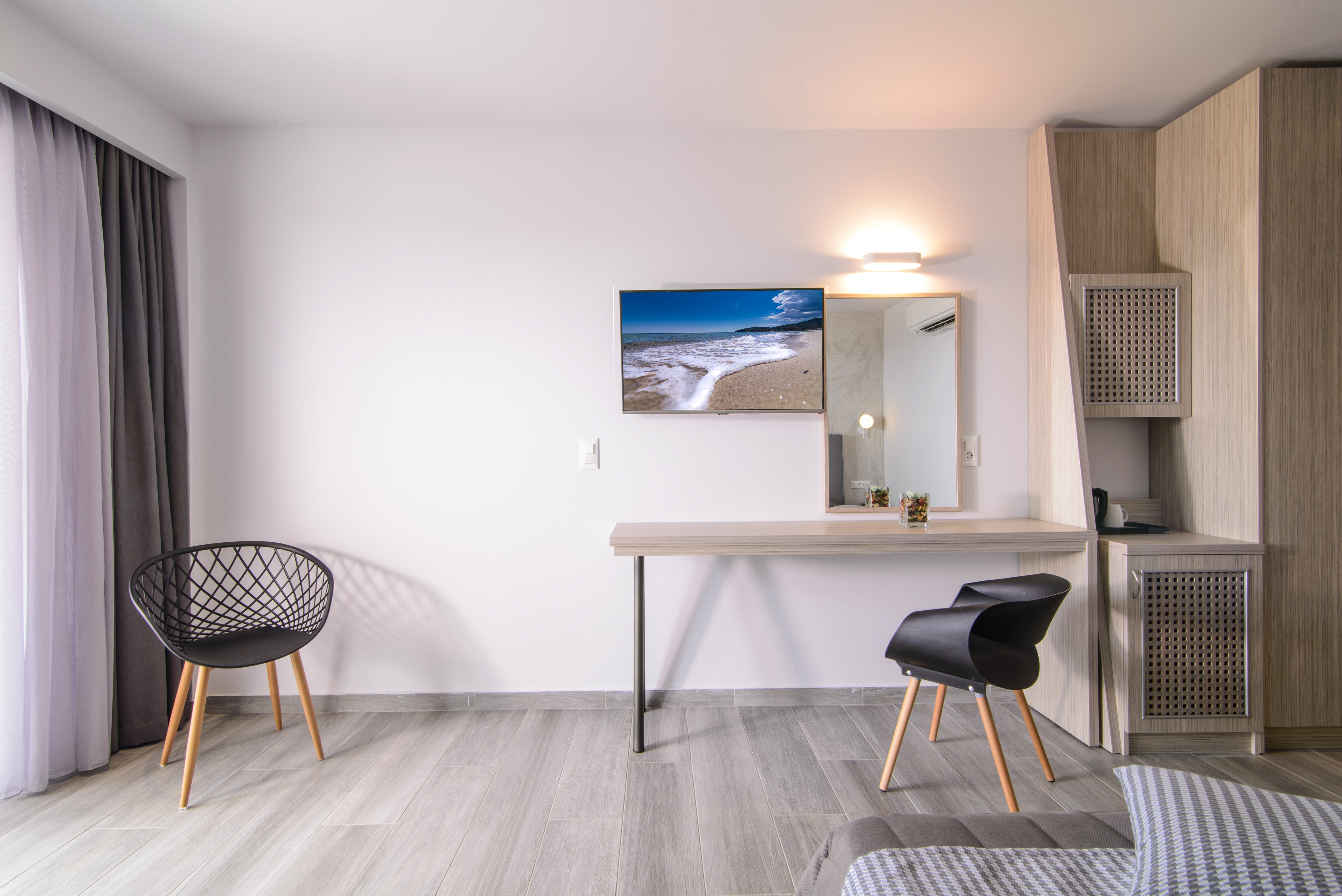 Lagomandra Beach Hotel