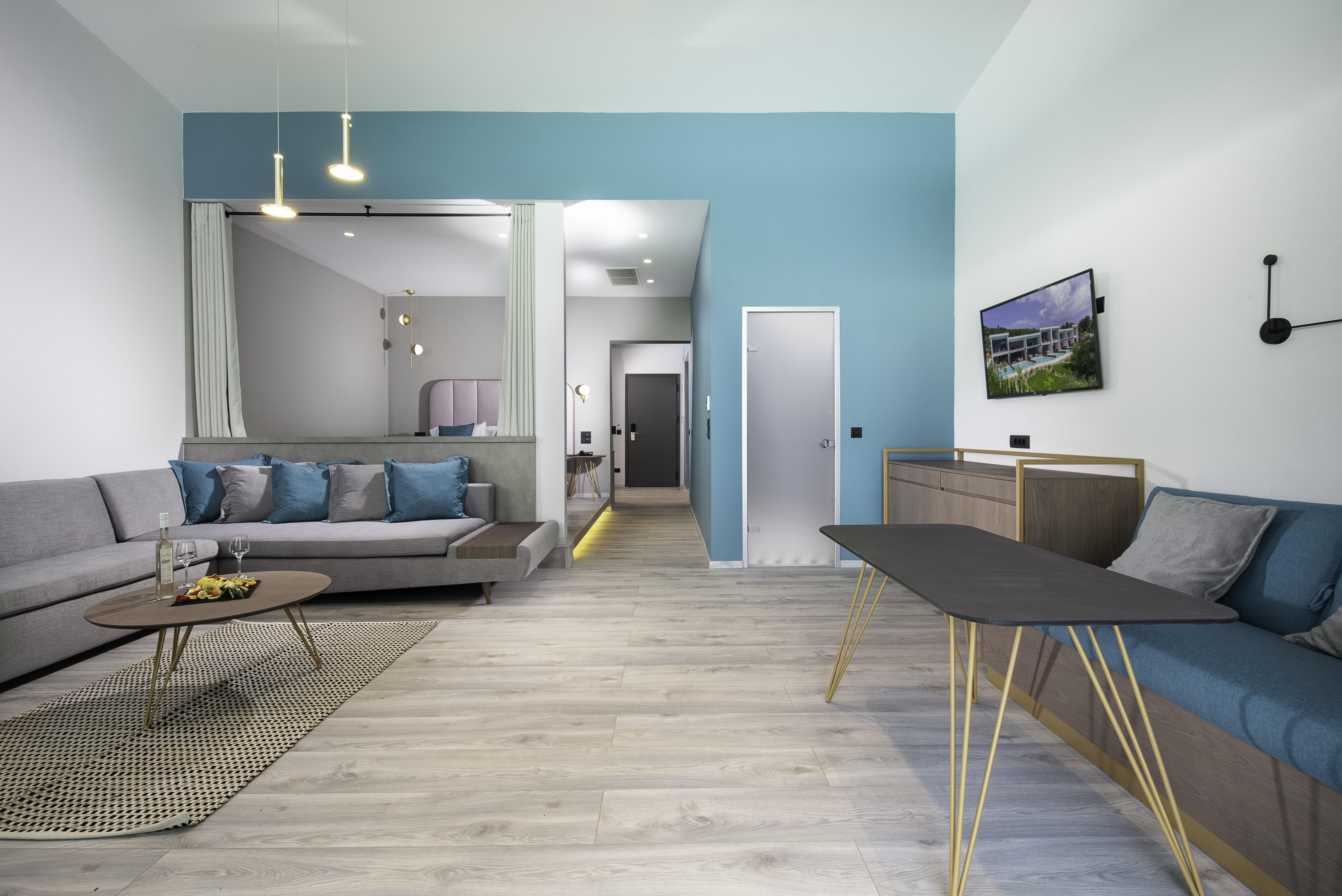 Lagomandra Beach Hotel