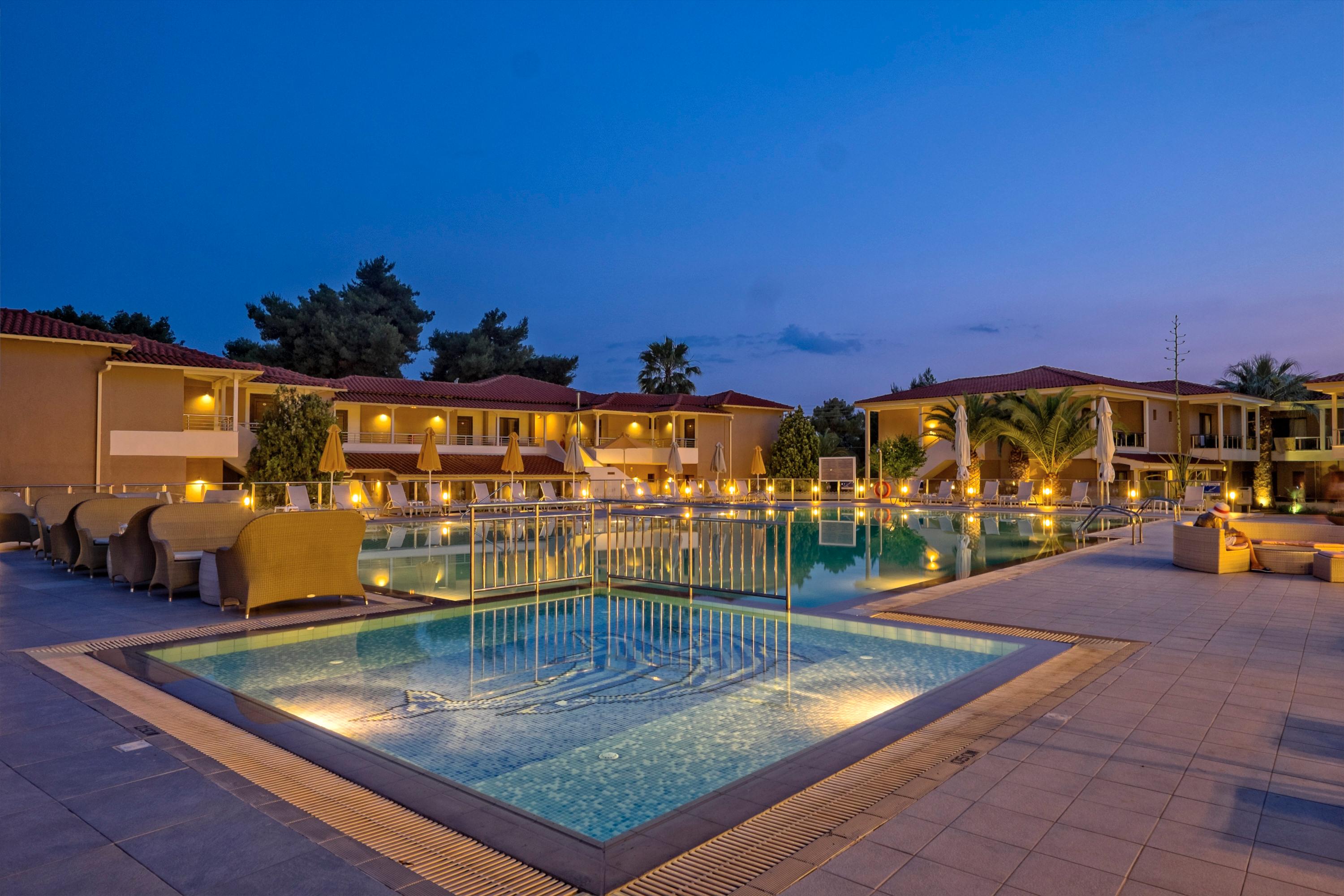 Lagomandra Beach Hotel