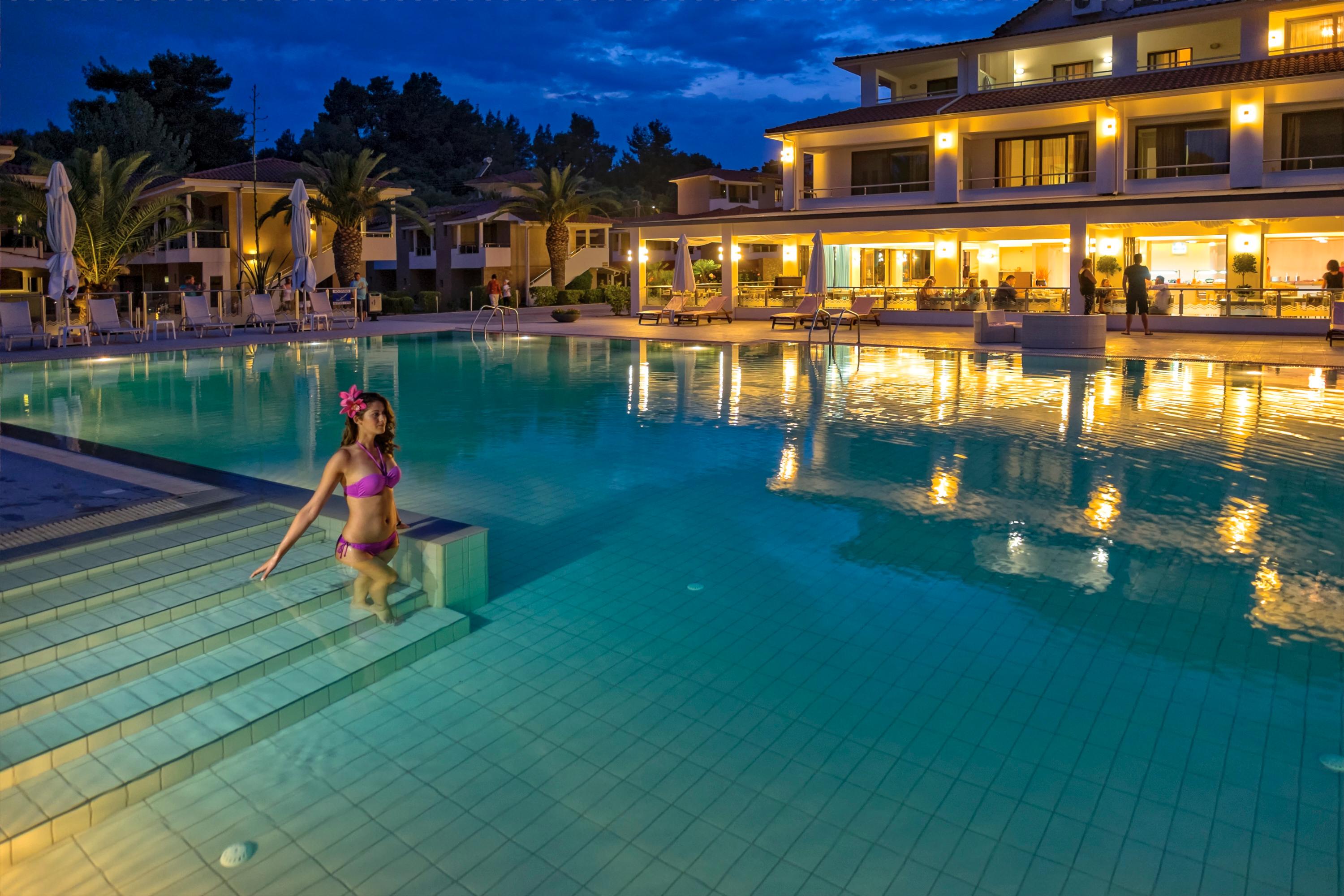 Lagomandra Beach Hotel