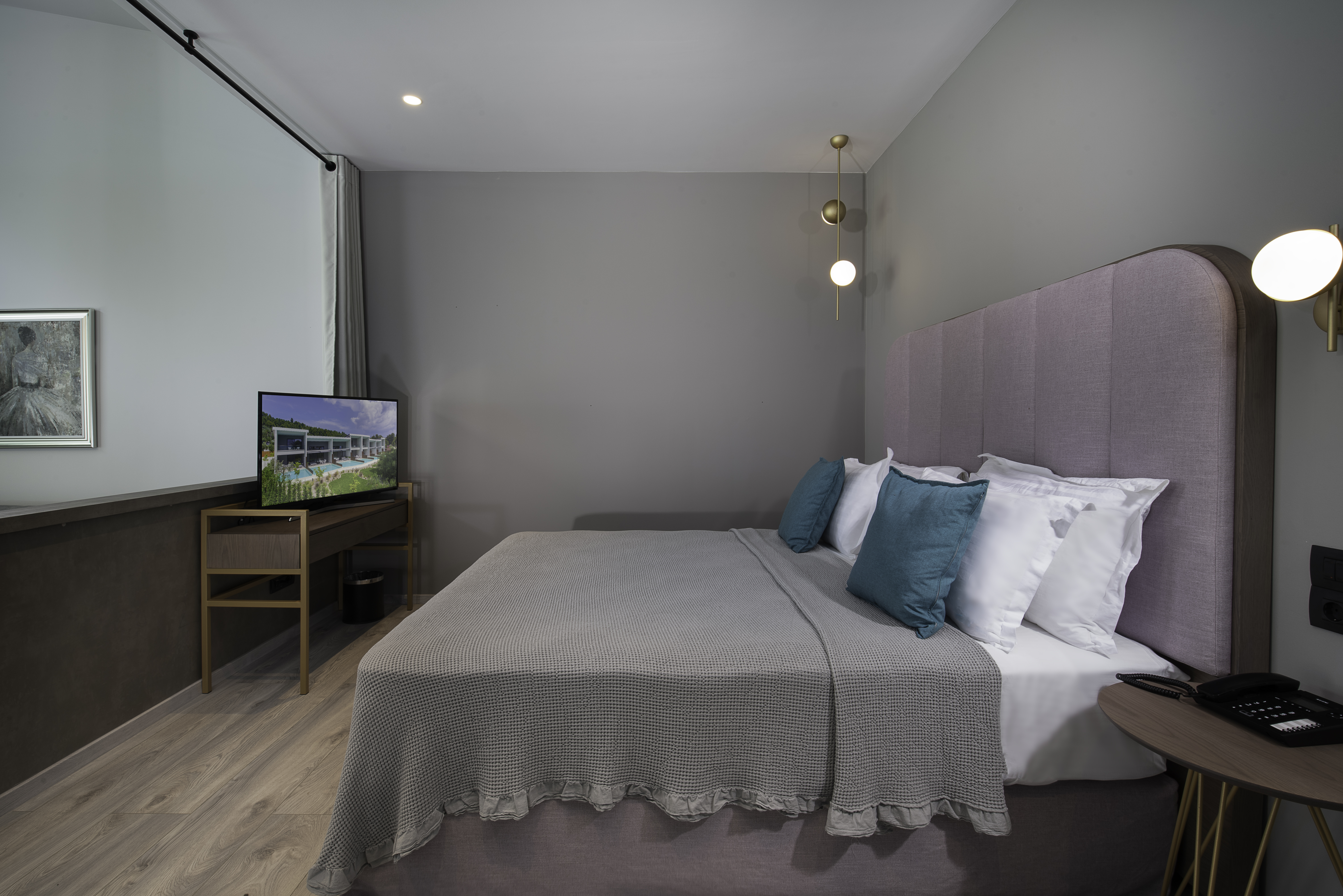 Lagomandra Beach Hotel