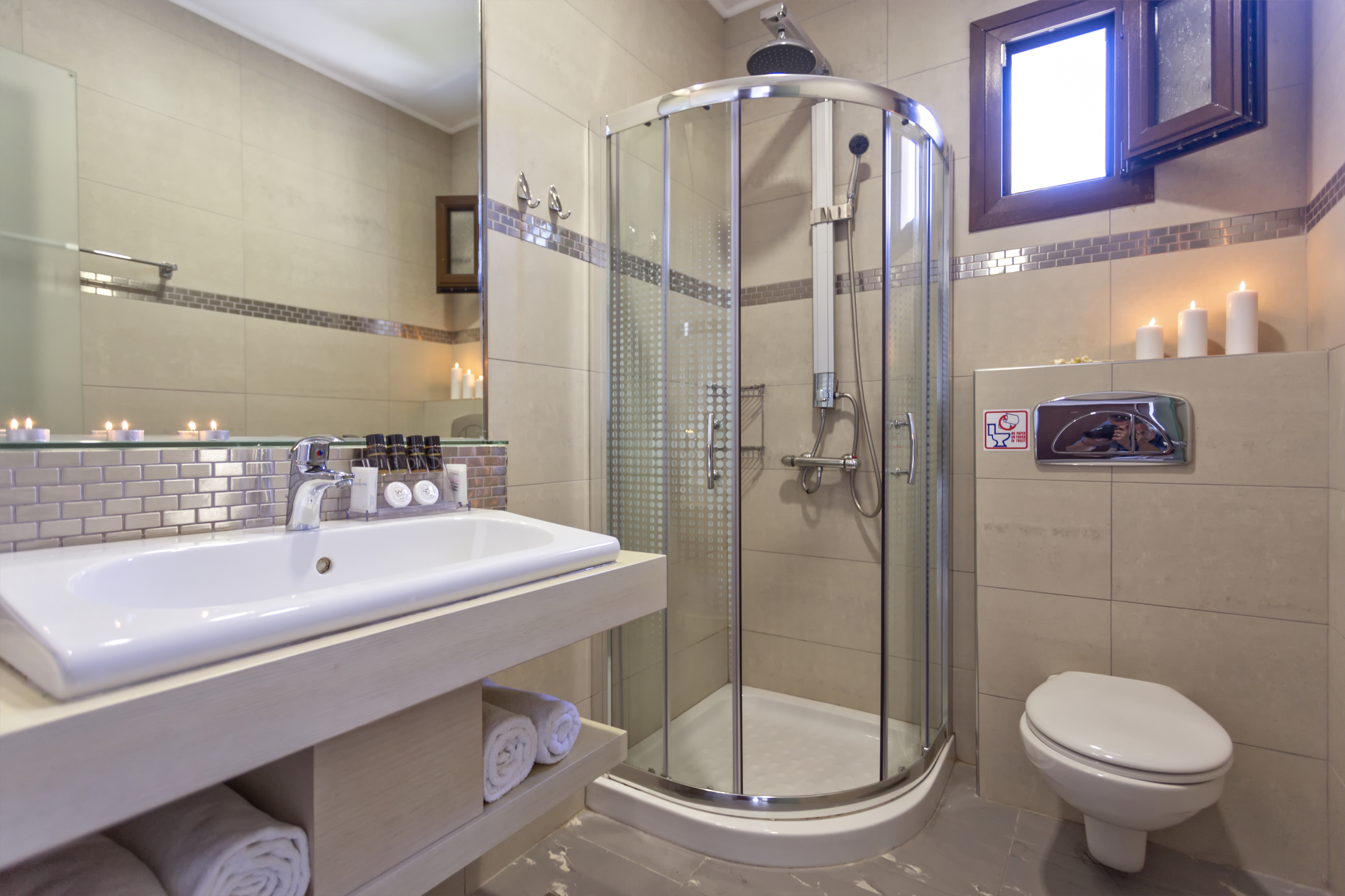 Lagomandra Beach Hotel