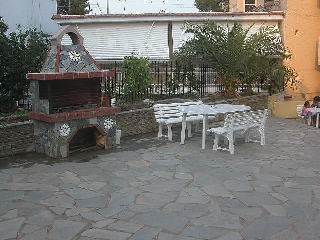 Parthenon Family Hotel