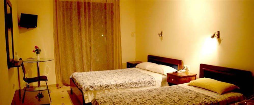 Avra Hotel