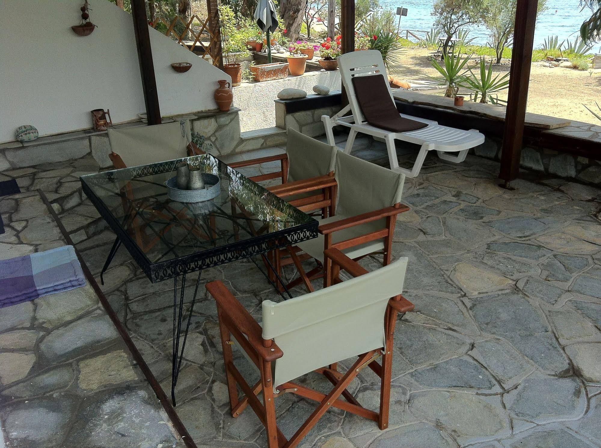 Agrelia House