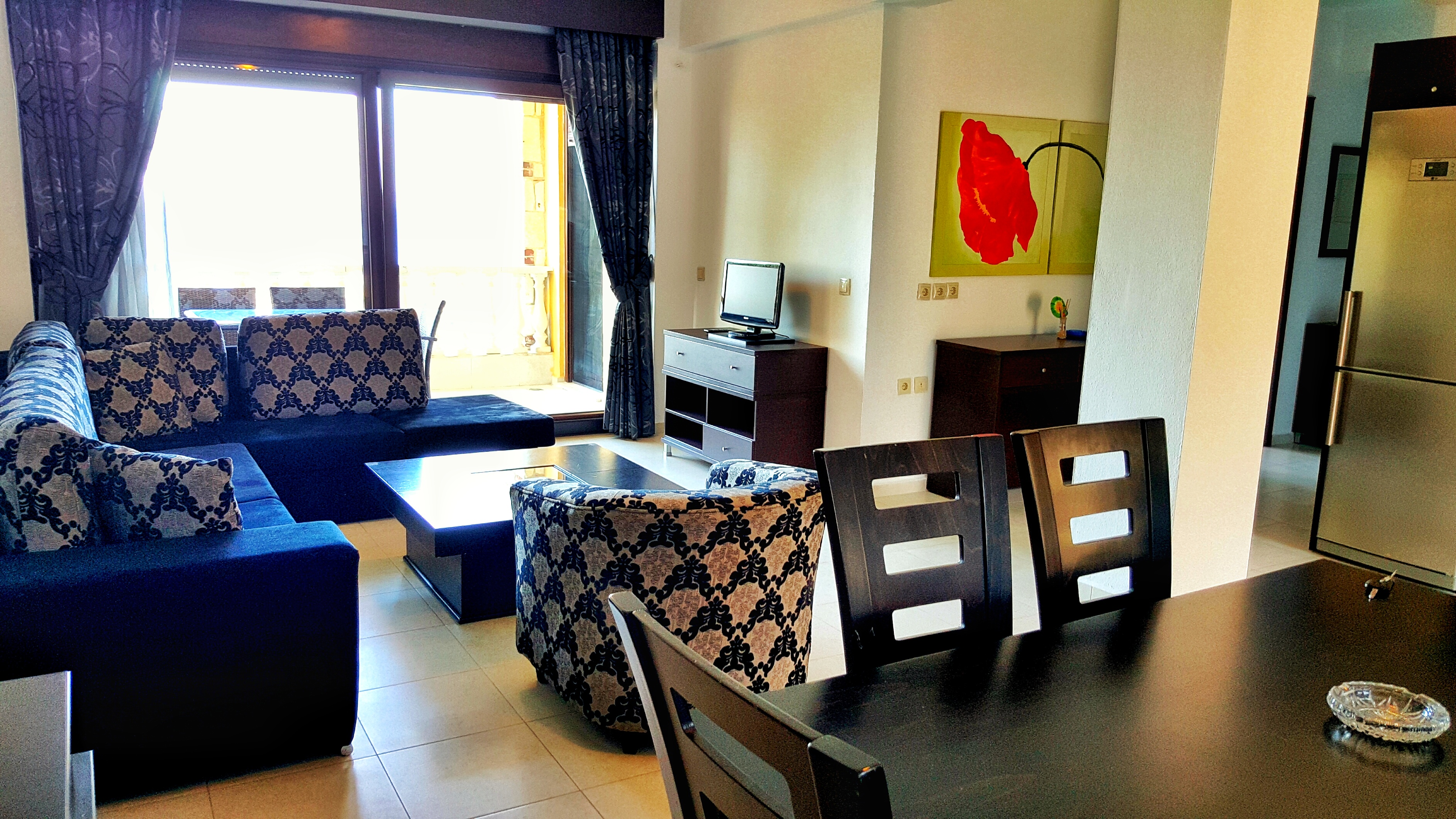 Bungalow White Apartments And Suites