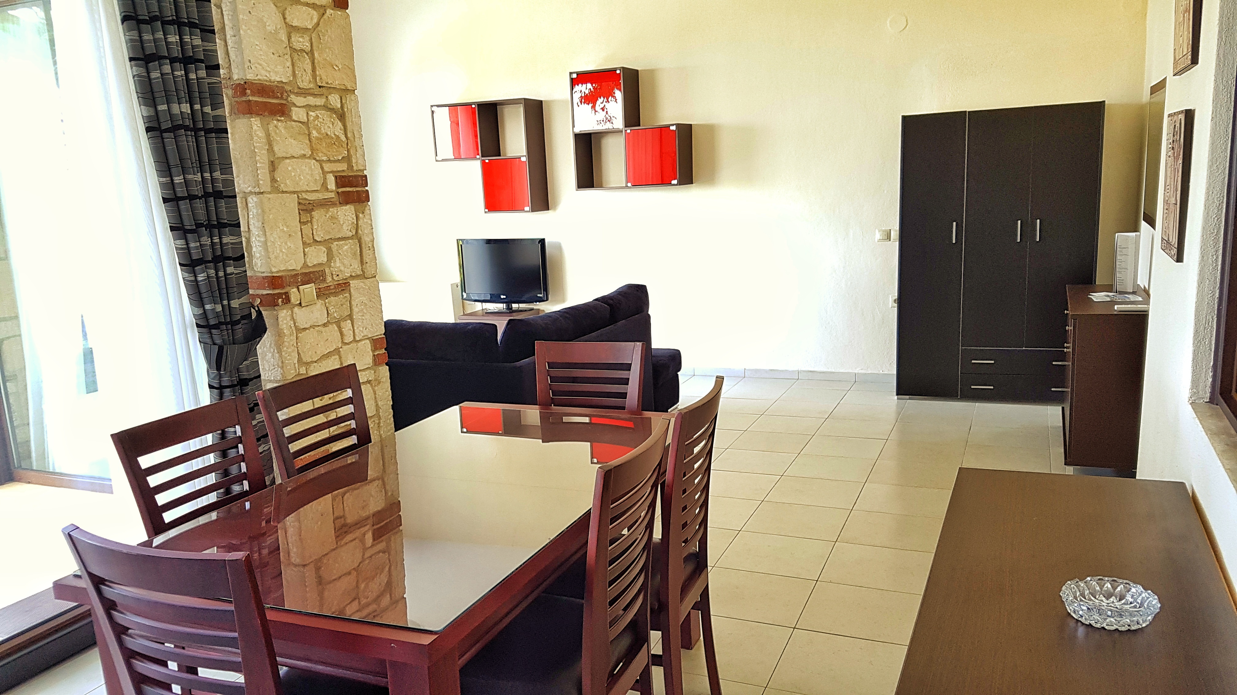 Bungalow White Apartments And Suites