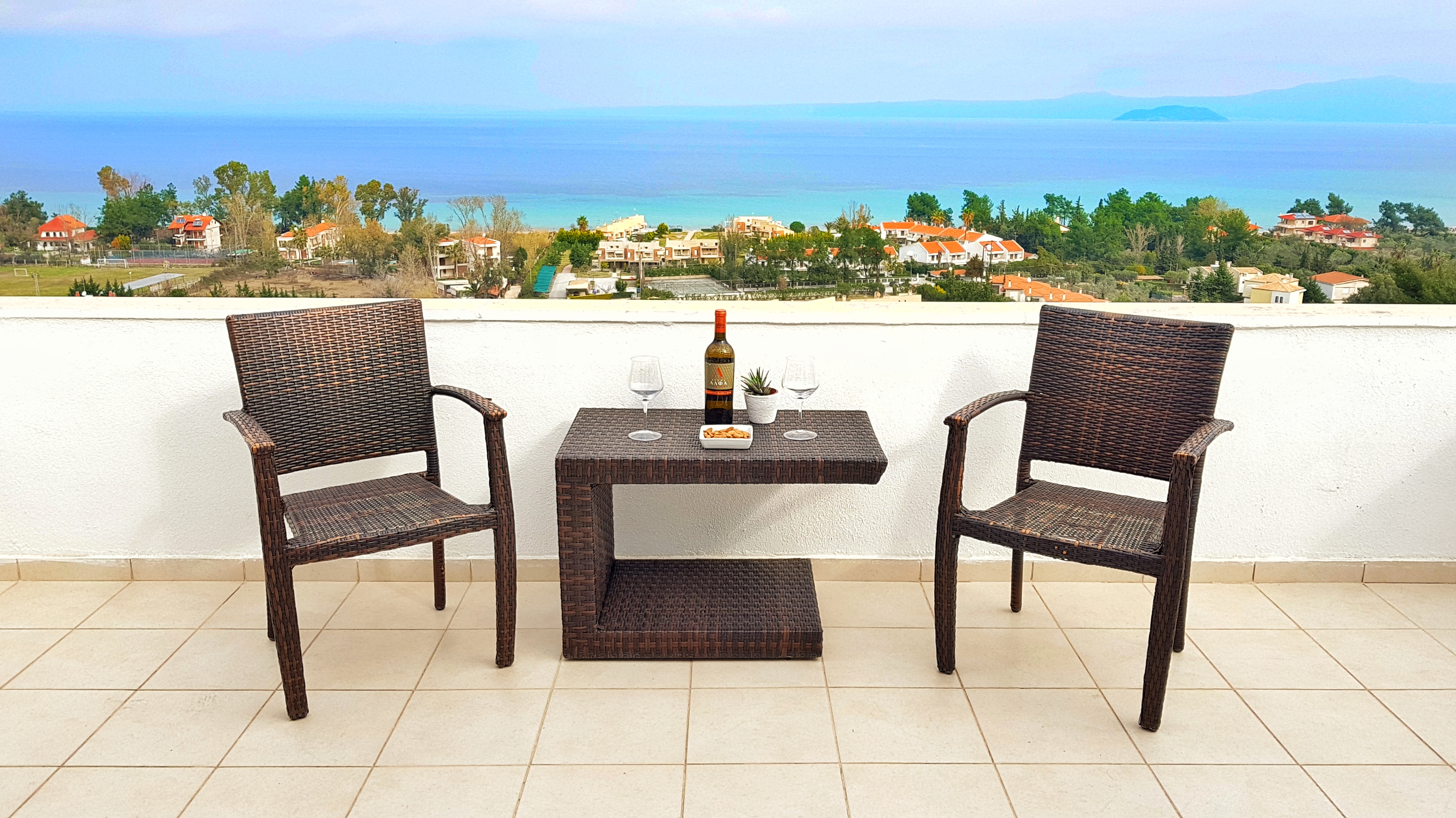 Bungalow White Apartments And Suites