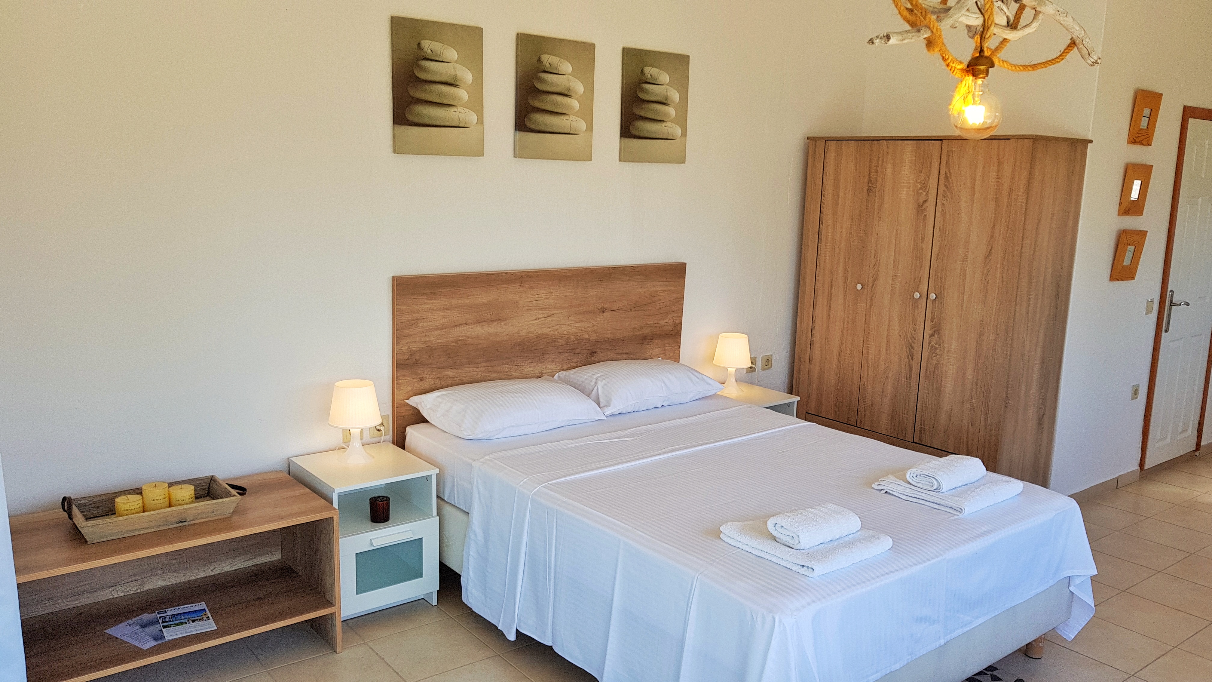 Bungalow White Apartments And Suites